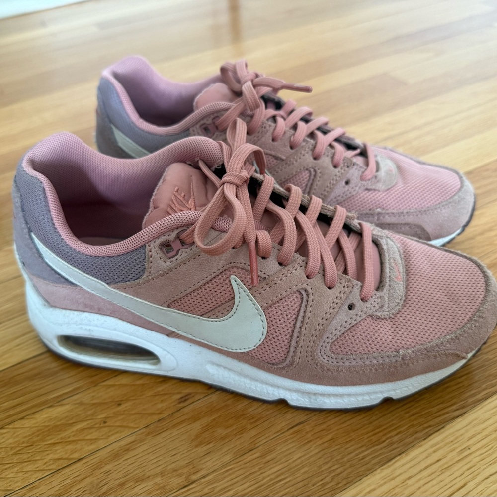 Nike Women's AirMax Command Stardust Pink Size 8
